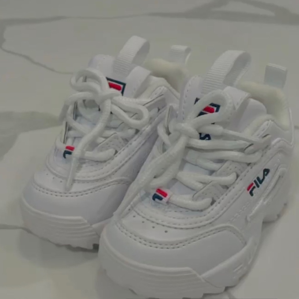 Fila Distributors size 5 Brand new